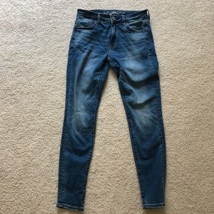 Never worn! American Eagle high waisted jeggings